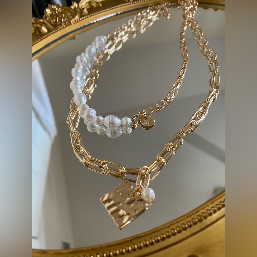 Gold & natural pearl necklace